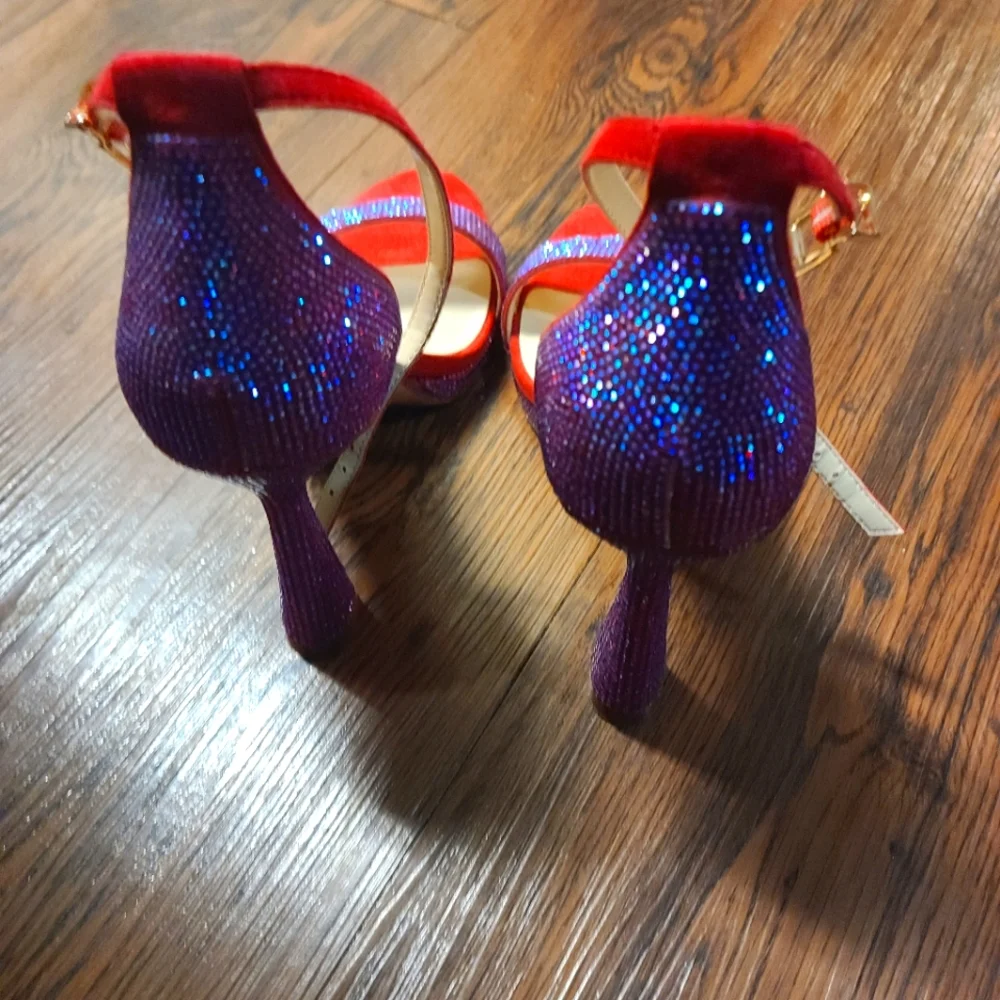 NWT red 6.5 Jessica Simpson heels. - Picture 3 of 5